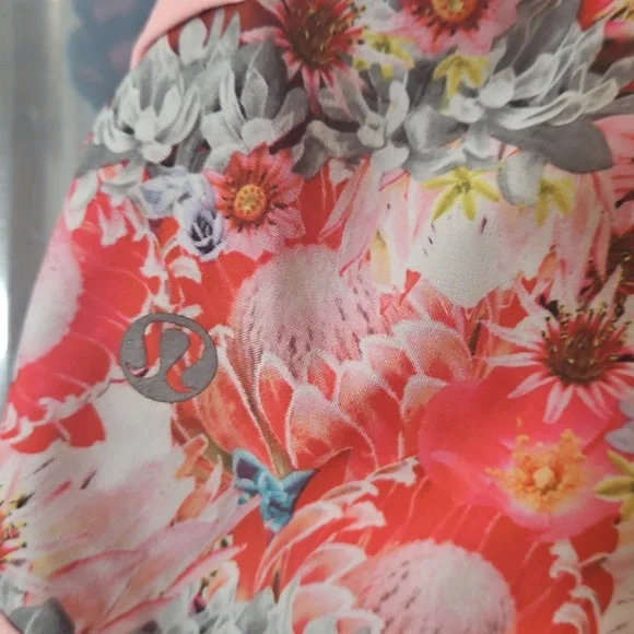 Lululemon Speed Shorts - Picture 3 of 10